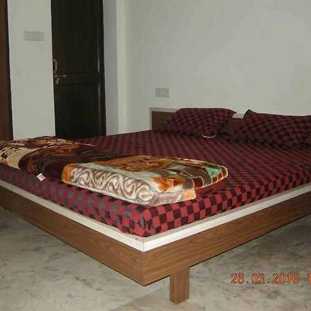بوبال Sadhna Guest House المظهر الخارجي الصورة