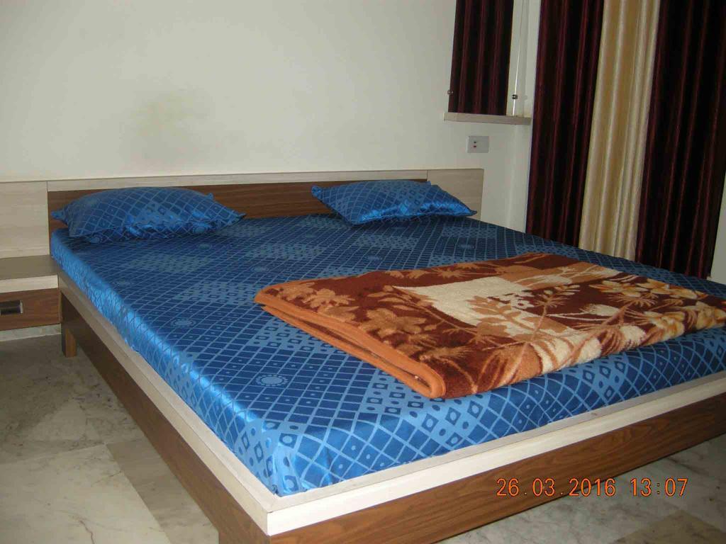 بوبال Sadhna Guest House المظهر الخارجي الصورة