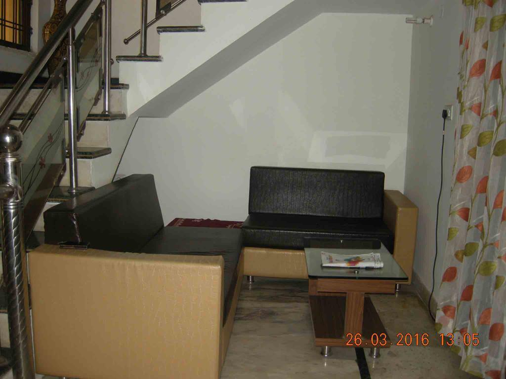 بوبال Sadhna Guest House المظهر الخارجي الصورة
