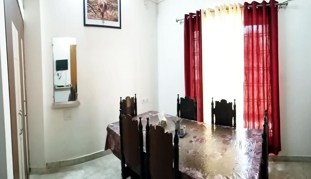بوبال Sadhna Guest House المظهر الخارجي الصورة